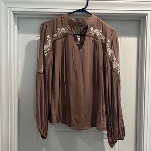 NWT, Long Sleeve Blouse with flower detail, size Medium
